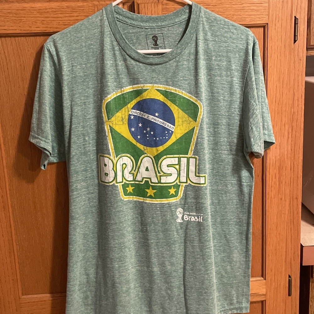 Brasil 2014 Brazil Soccer Team World Cup  Men T-shirt Green Size M